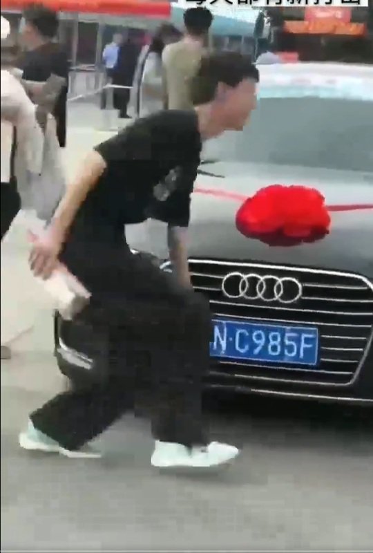 破防了!热传视频:弄个外国籍轻松上清华、北大 破防了!热传视频:弄个外国籍轻松上清华、北大