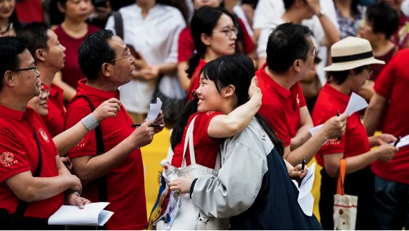 现实比“土猪拱白菜”更为粗鄙 现实比“土猪拱白菜”更为粗鄙