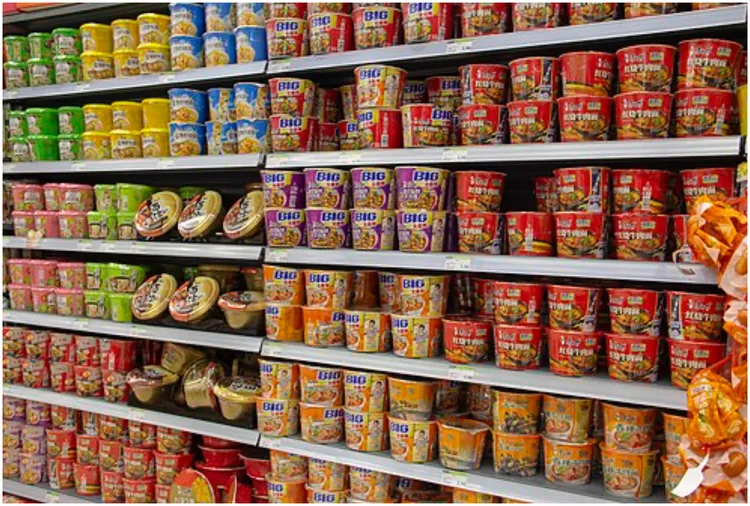 中国高价商品跌跌不休 “穷人三件套”却猛涨价 中国高价商品跌跌不休 “穷人三件套”却猛涨价