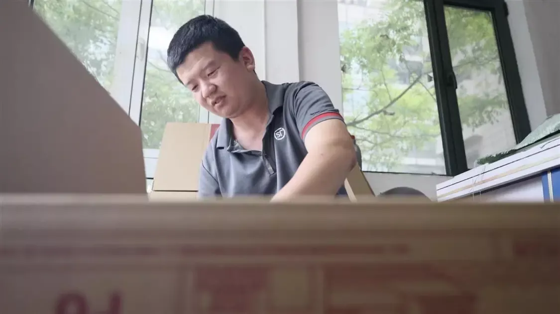 17岁中专生姜萍霸榜热搜,她闯入的是什么竞赛? 17岁中专生姜萍霸榜热搜,她闯入的是什么竞赛?